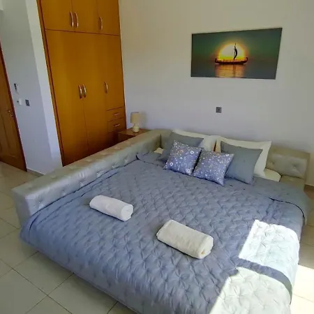 Julia Ii - Luxury Retreat With Sea & Mountain Views * Peyia