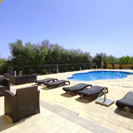 Julia Ii - Luxury Retreat With Sea & Mountain Views * Peyia